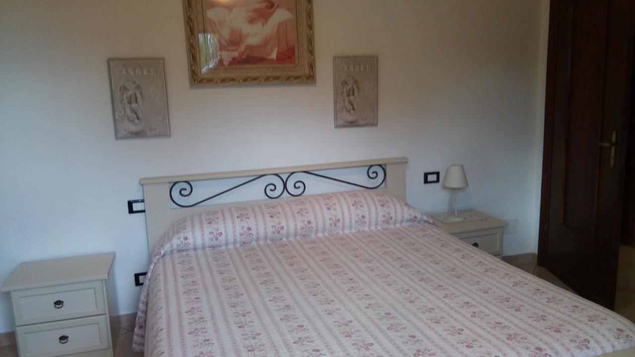 Casa Vacanze L'Agrifoglio Bed & Breakfast Magliolo Exterior photo